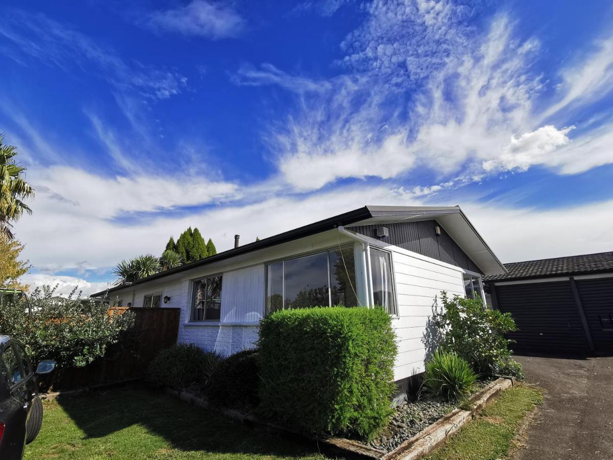 New Painted 5 Bdms Specious House Close To The Base Hamilton Esterno foto